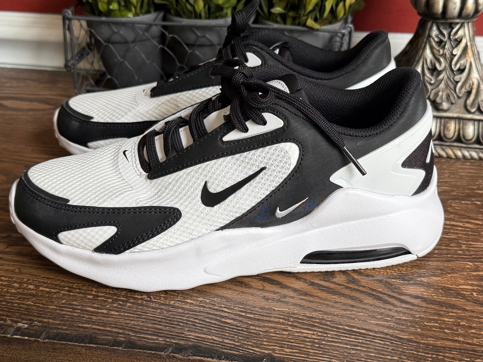 Nike AirMax Bolt women’s 8.5