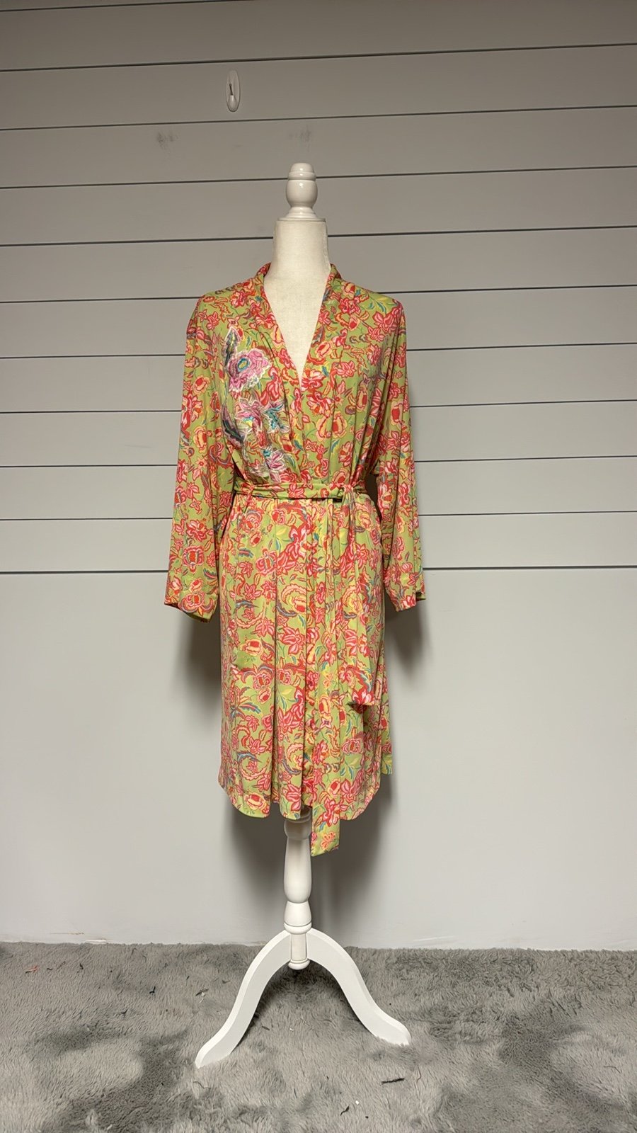 Natori Embroidered Floral Robe