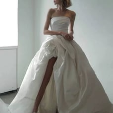 Wedding dress Oscar de la renta infuenced