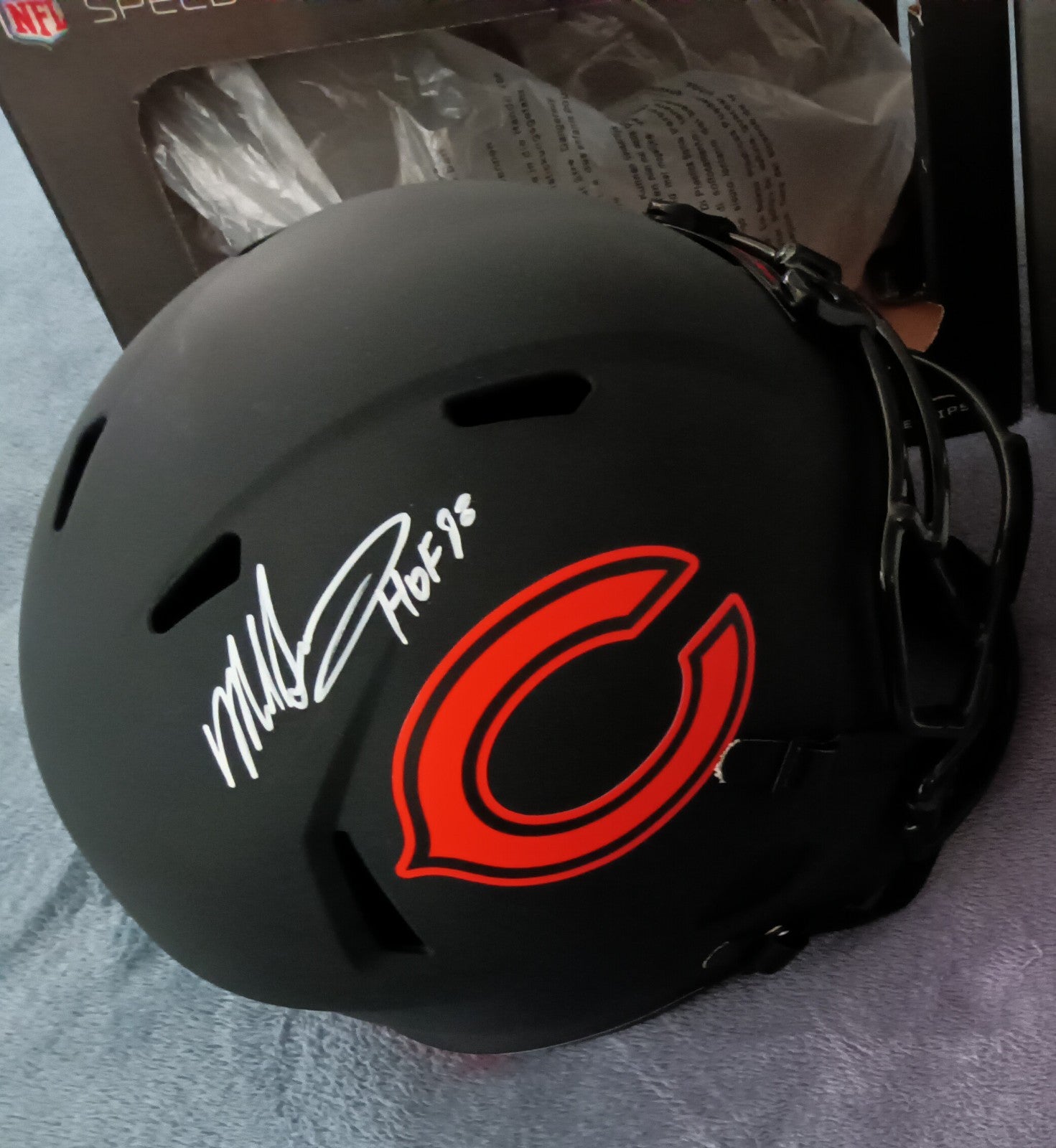 Michael Singletary Chicago Bears Eclipse Full Size Replica Helmet. 250.