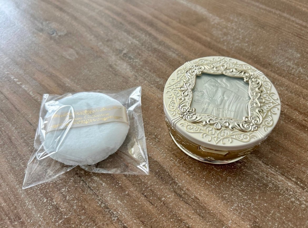 Kanebo Milano Collection Face Up Powder 2024 24g with a Collection Puff