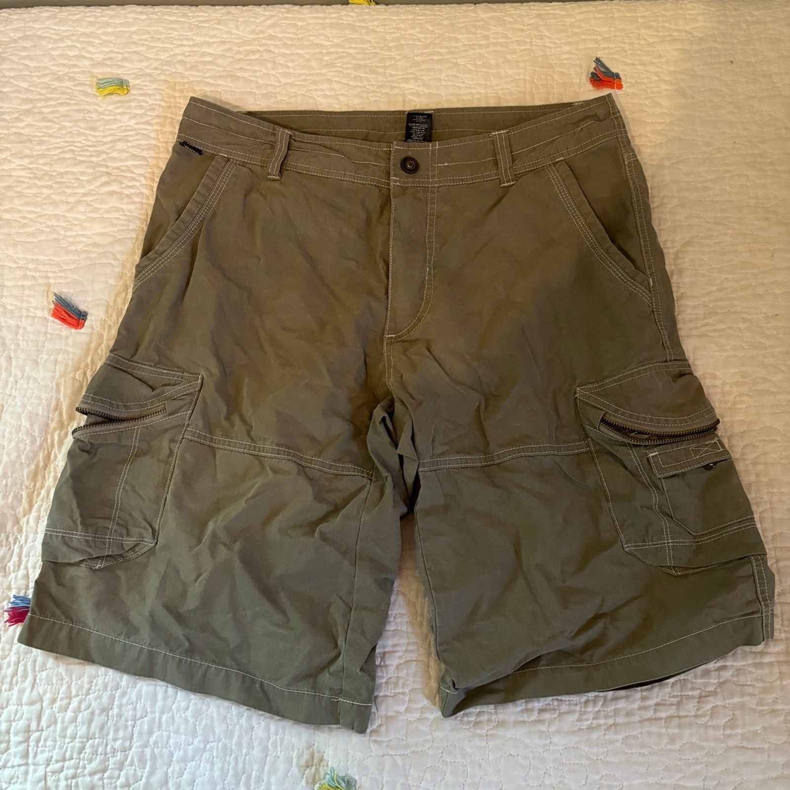 Kuhl Mens Ambush Vintage Patina Dye Cargo Hiking Shorts Green Zip Pocket Sz 34
