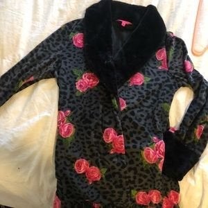 Betsy Johnson Faux Fur Glamour Robe.