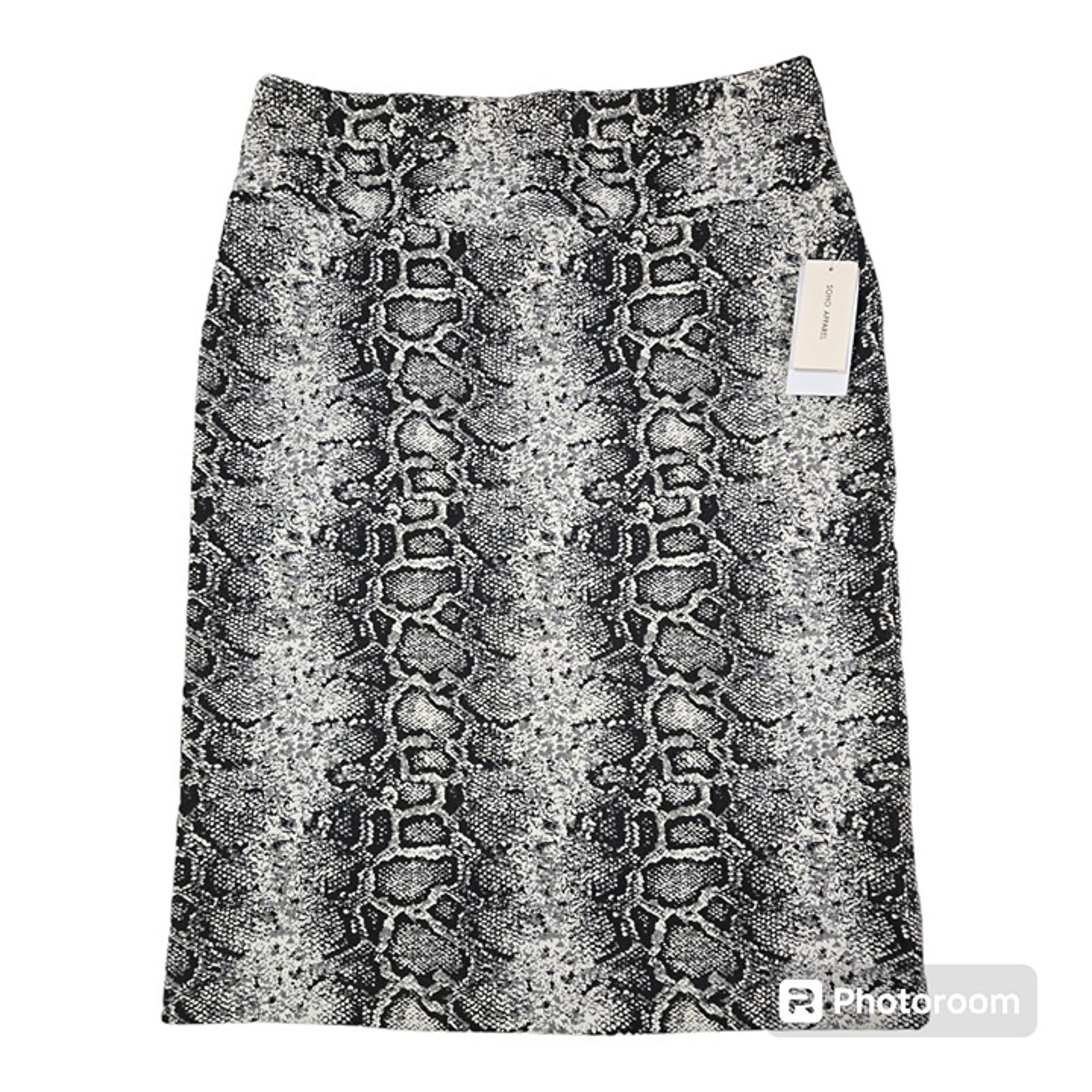 Soho Apparel Medium NWT Skirt Black White Pencil Stretch Office Dark Academia