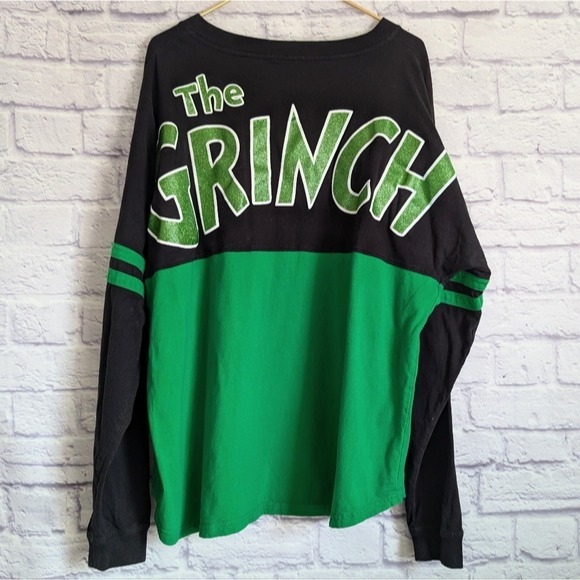 Universal Studios The Grinch Spirit Jersey XL Christmas Black Green Long Sleeve