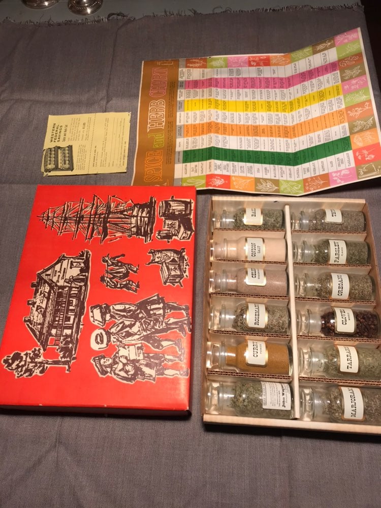 Vintage 12 Jar Spice Set In Box