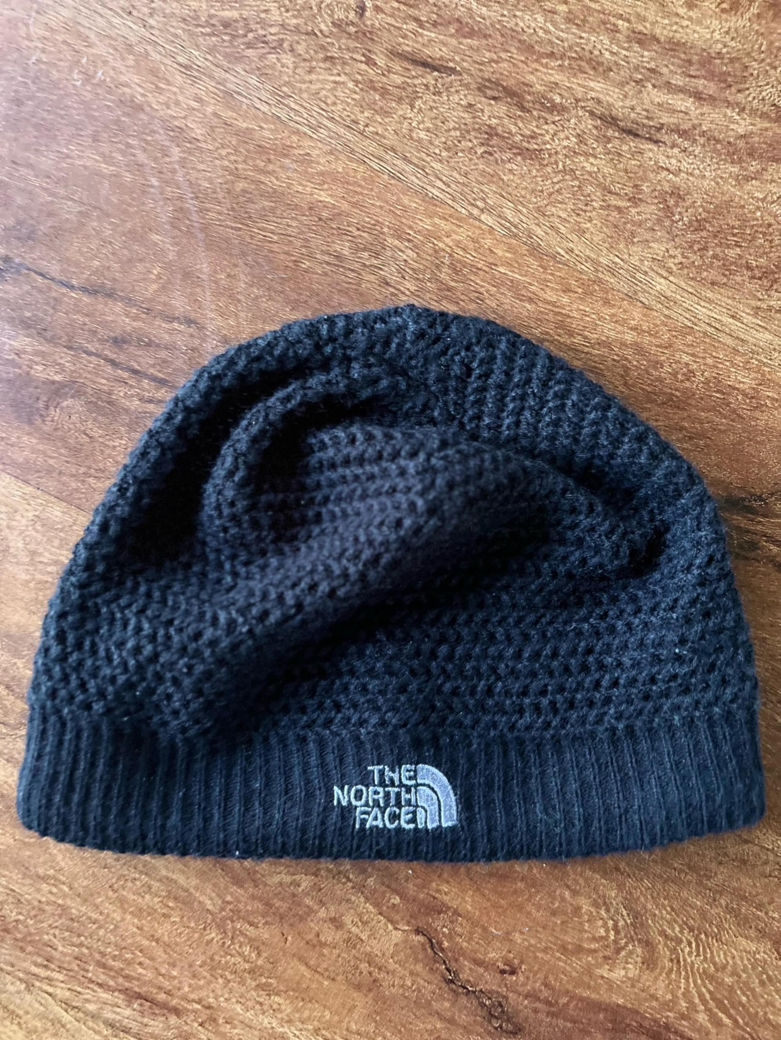The North Face Women’s Black Beanie Hat One Size Knit Logo Thermal
