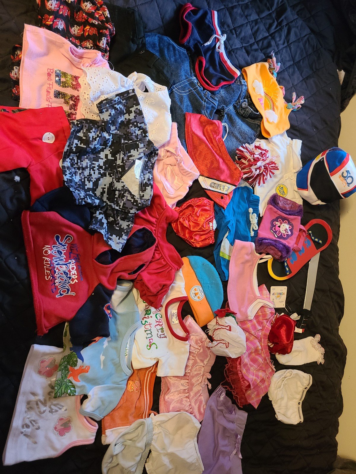HUGE build a bear lot (ON HOLD)