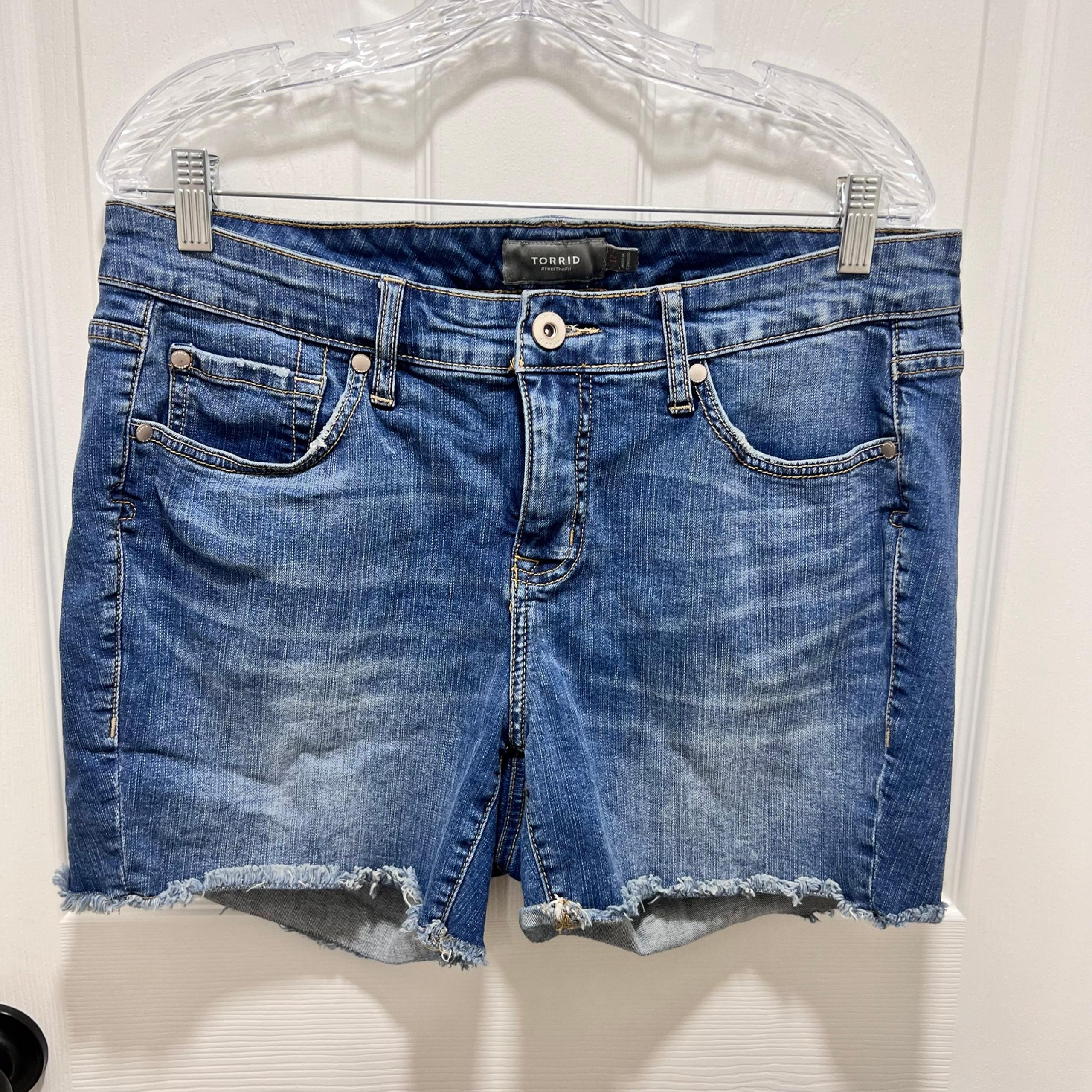 Torrid Women’s High Rise Denim Jean Shorts Pants Bottoms size 12