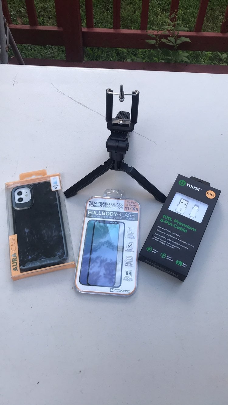 BUNDLE OF IPHONE 11 ACCESSORIES