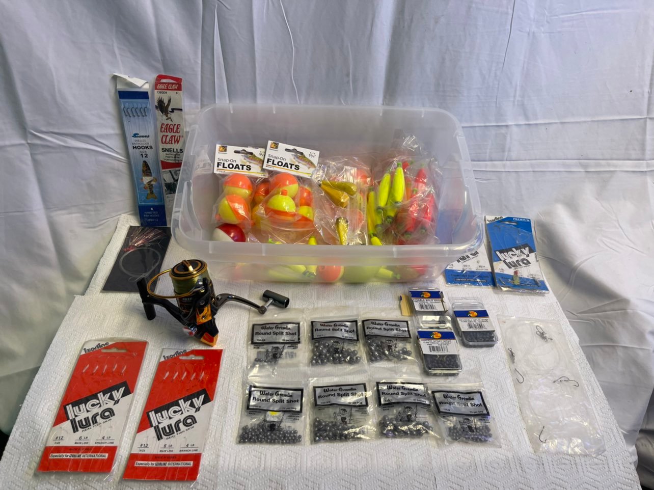 Fishing Hooks / Fishing Bobbers / Fishing Reel + More !!!