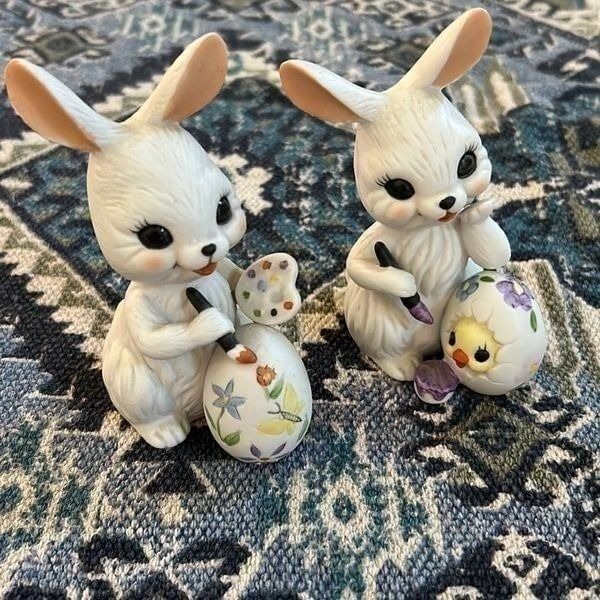2 Cute Bunny Rabbits