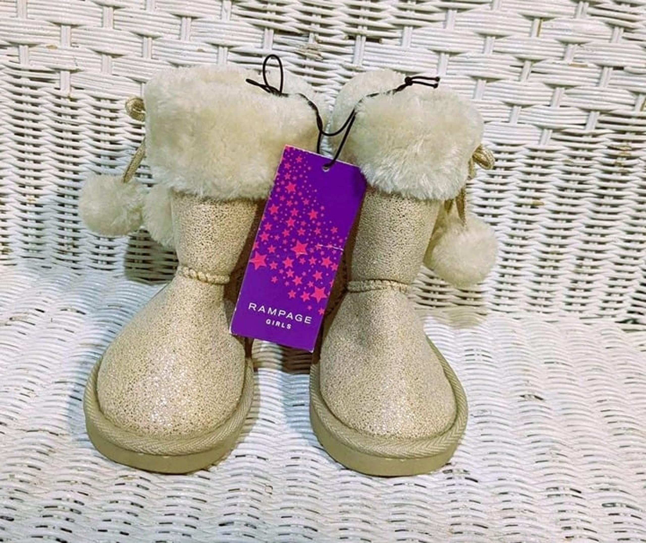 NWT Rampage Gold Metallic Fur lined Boots Toddler Girl size 5