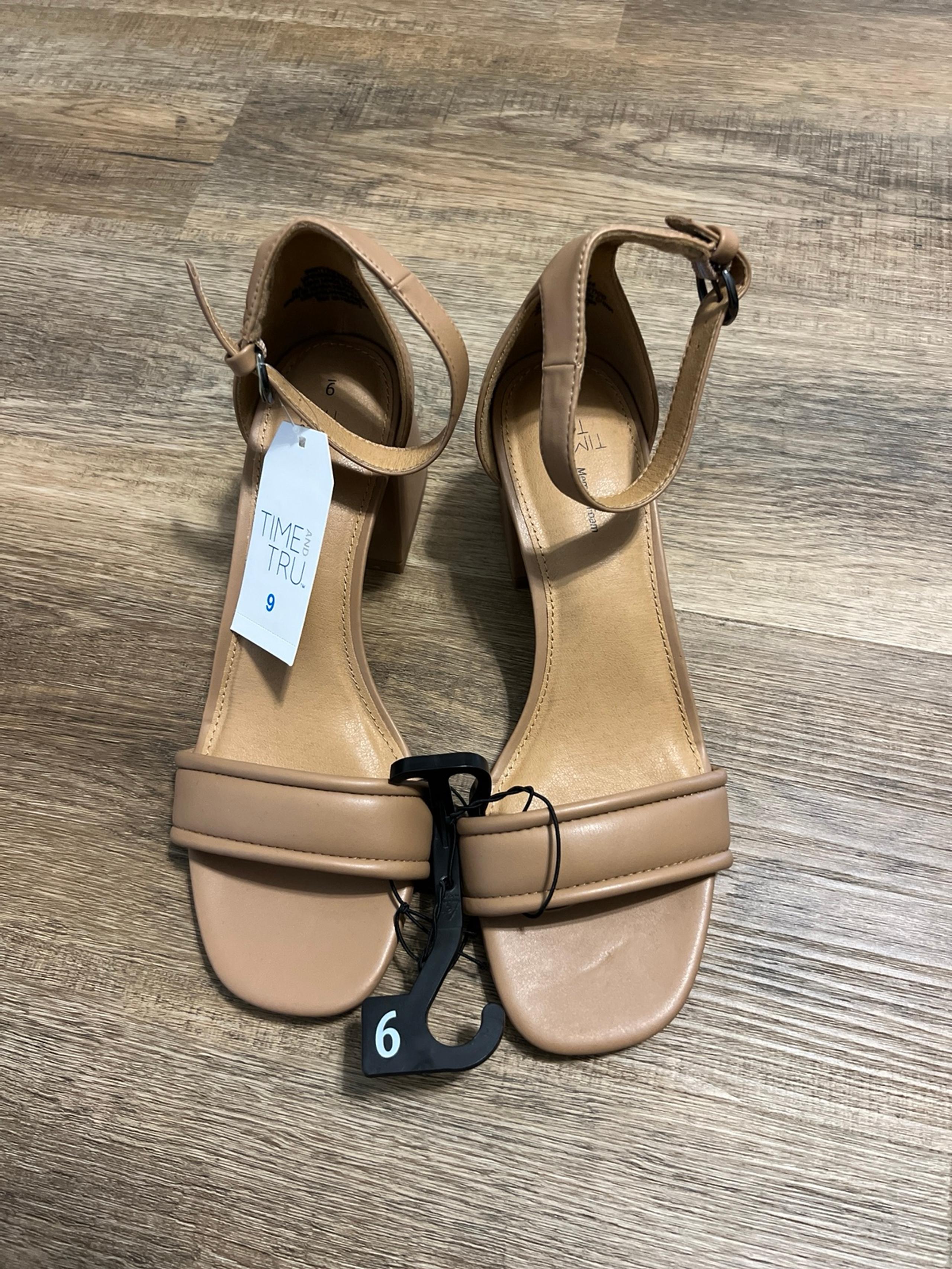 Time and Tru Women's Block Heel Sandals