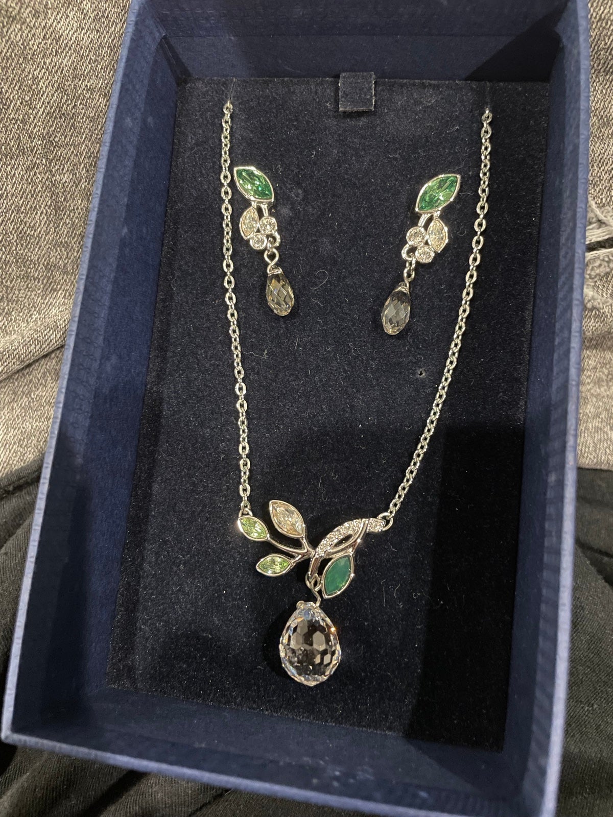New swarovski necklace, and earring in box