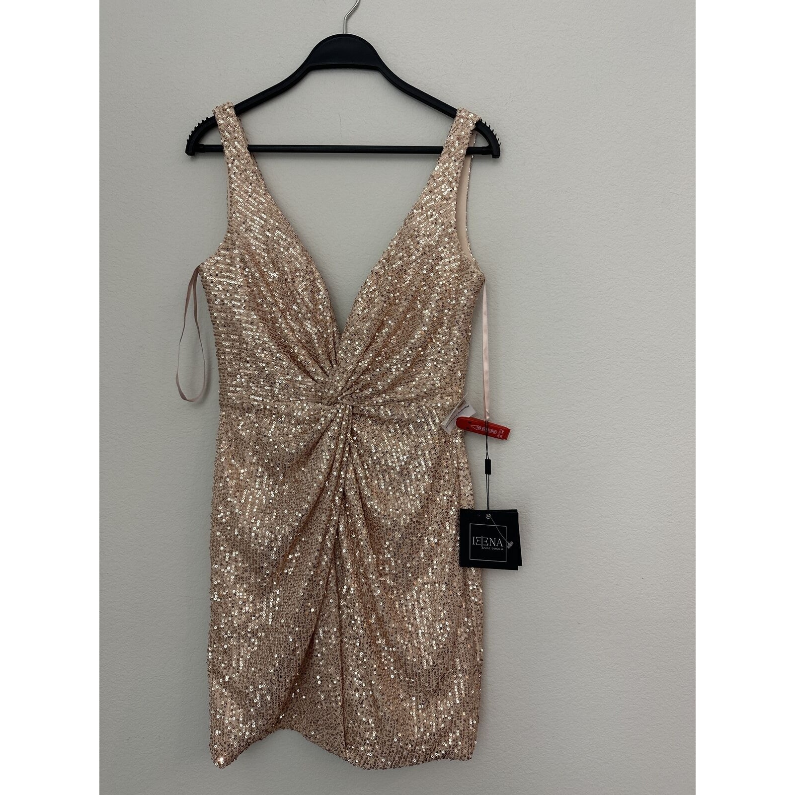 NWT IEENA MAC DUGGAL Rose Gold Sequined V-Neck Sleeveless Cocktail Dress Size 6