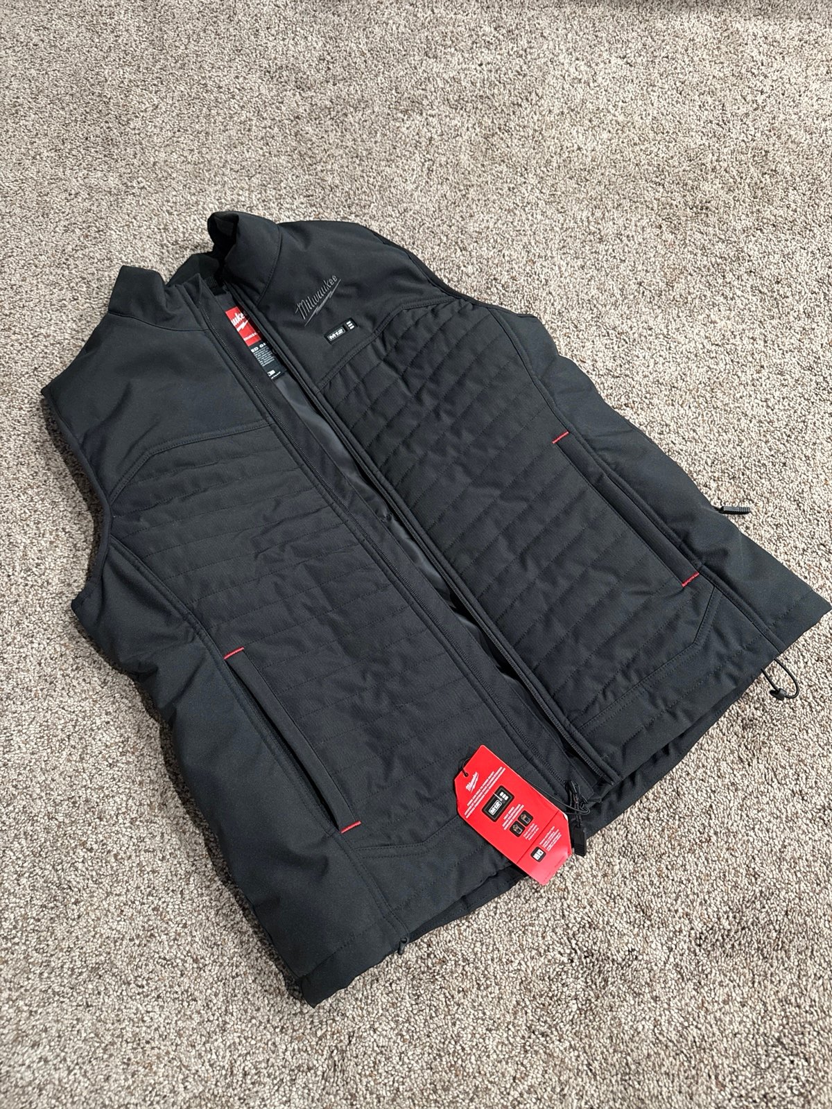 Women’s New Milwaukee heated axis vest m12 size medium