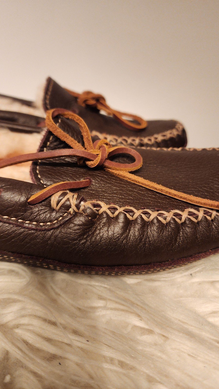 Minnetonka men's sheepskin brown Moosehide leather Moccasins size 7