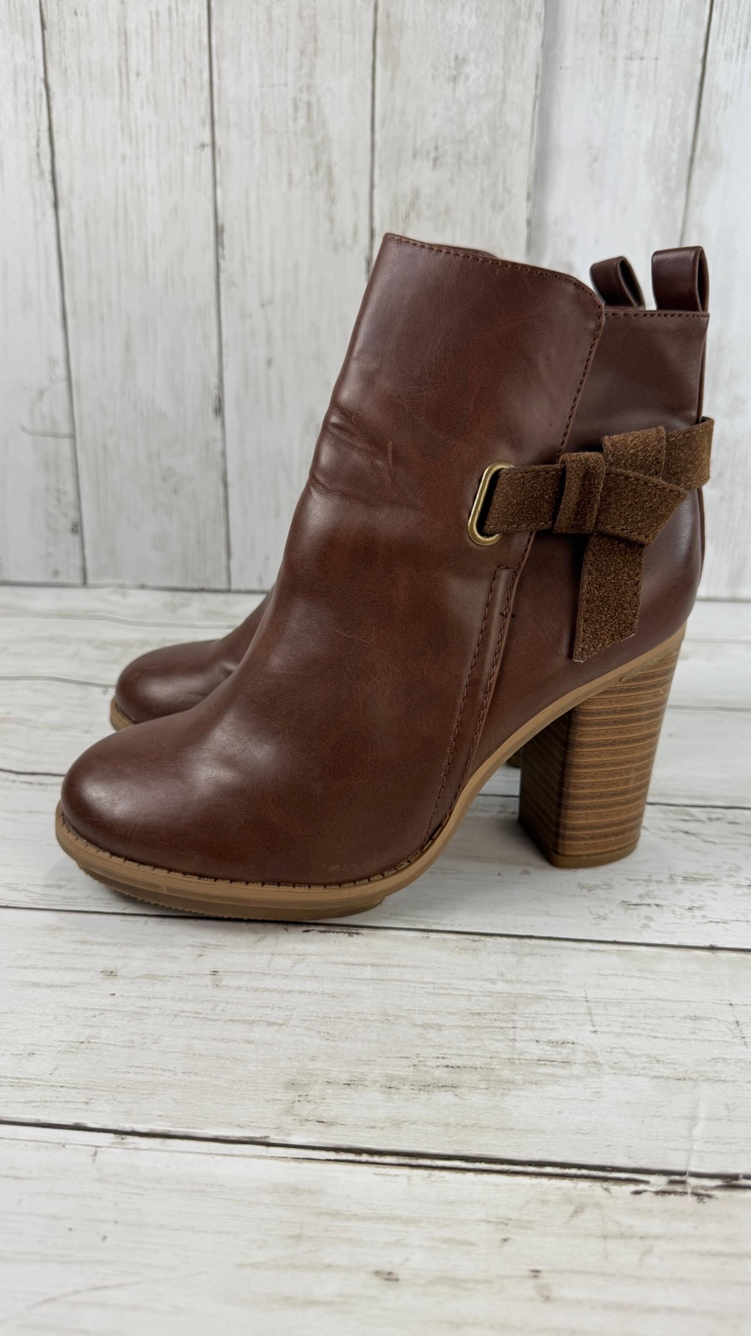 Brown Ankle Boot Bootie Zip Up Faux Leather Strap Target Womens 6.5 Block Heel