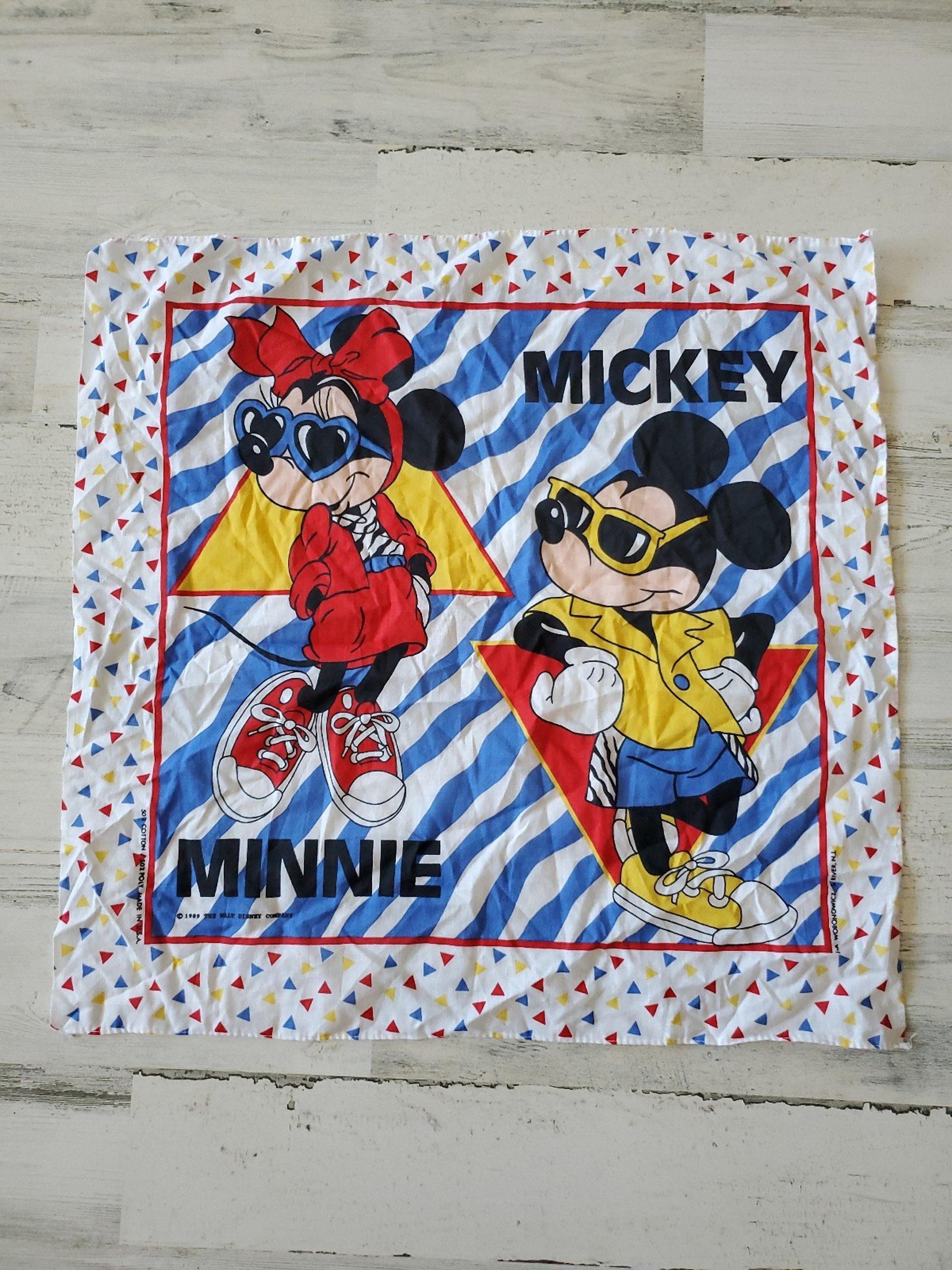 1989 MICKEY AND MINNIE BANDANA STREET STYLE WITH TRIANGLE BORDER MADE IN USA