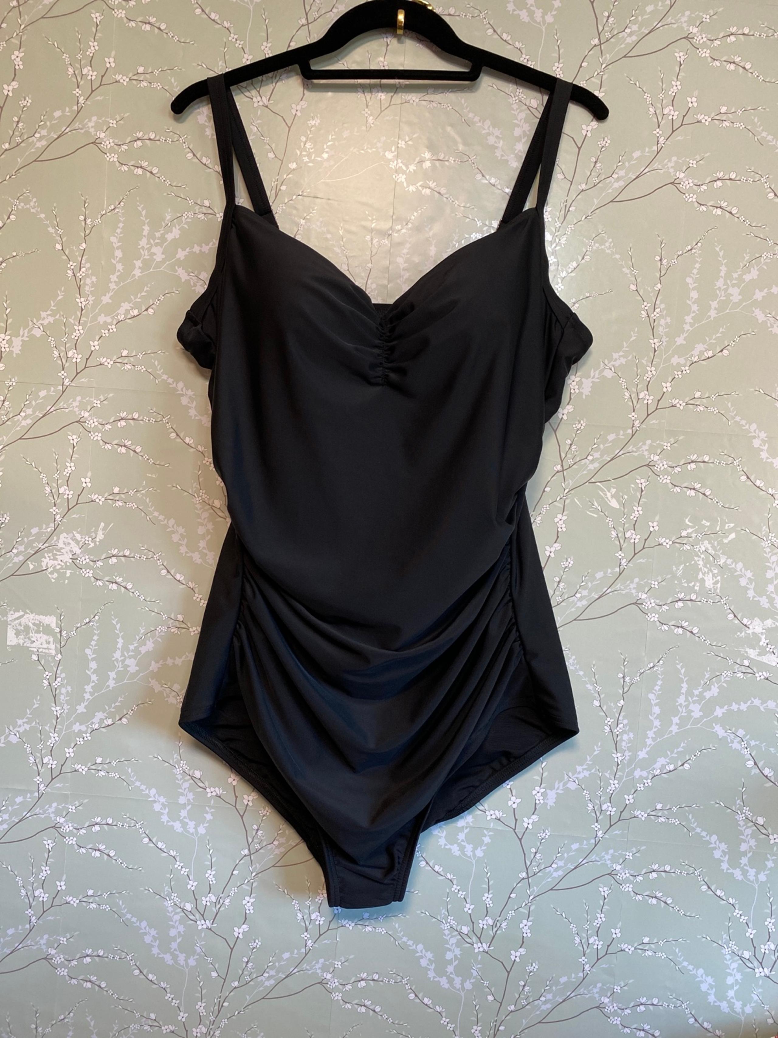 Lands End Women’s One Piece Swimsuit XL New