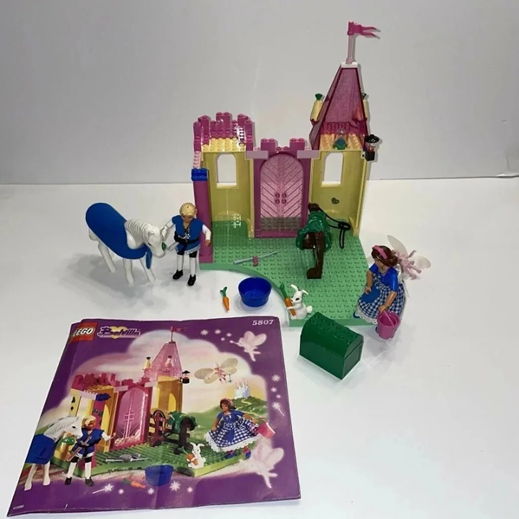 LEGO 5807 Belville The Royal Stable Complete with Manual