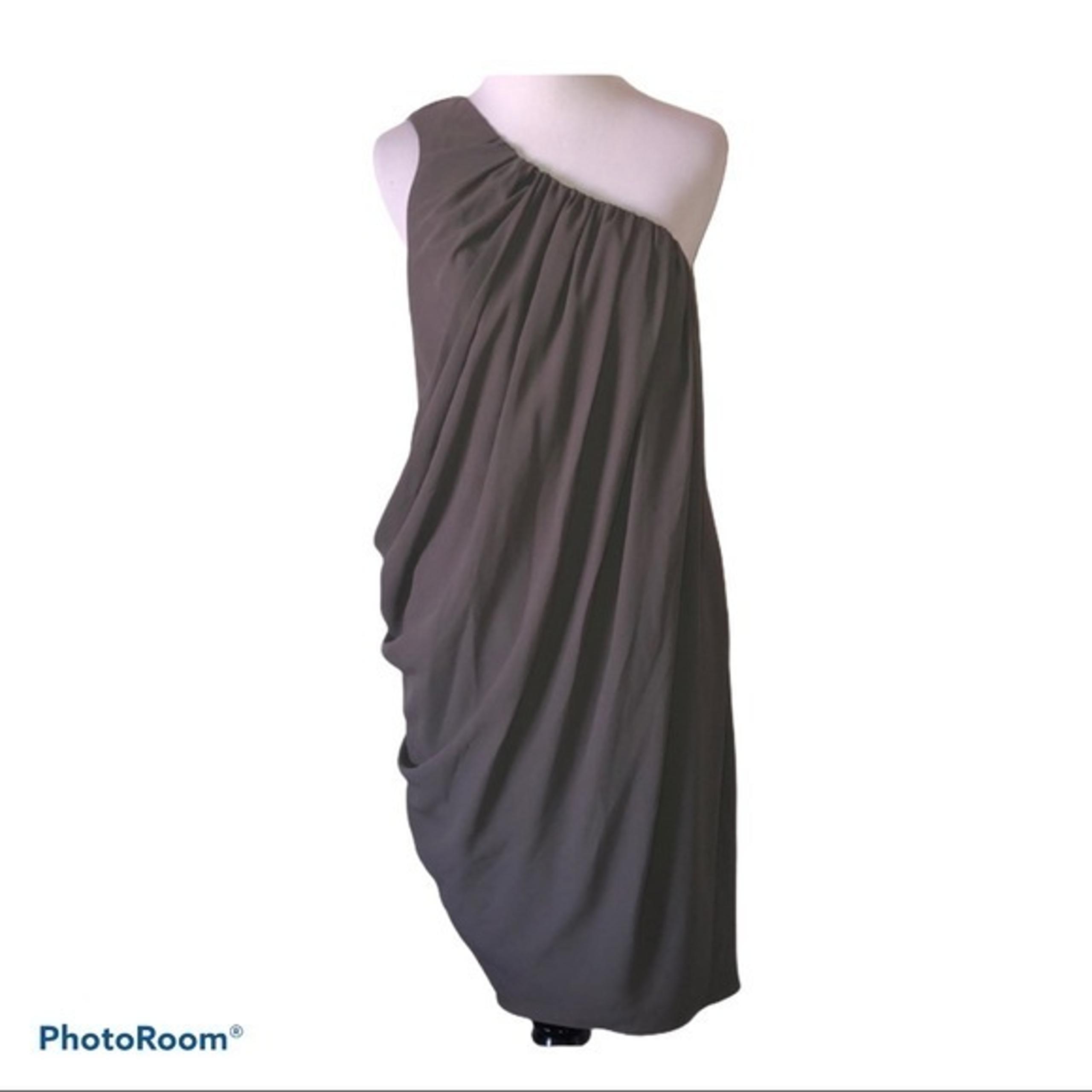 White by Vera wang grey cocktail dress‎ size 2