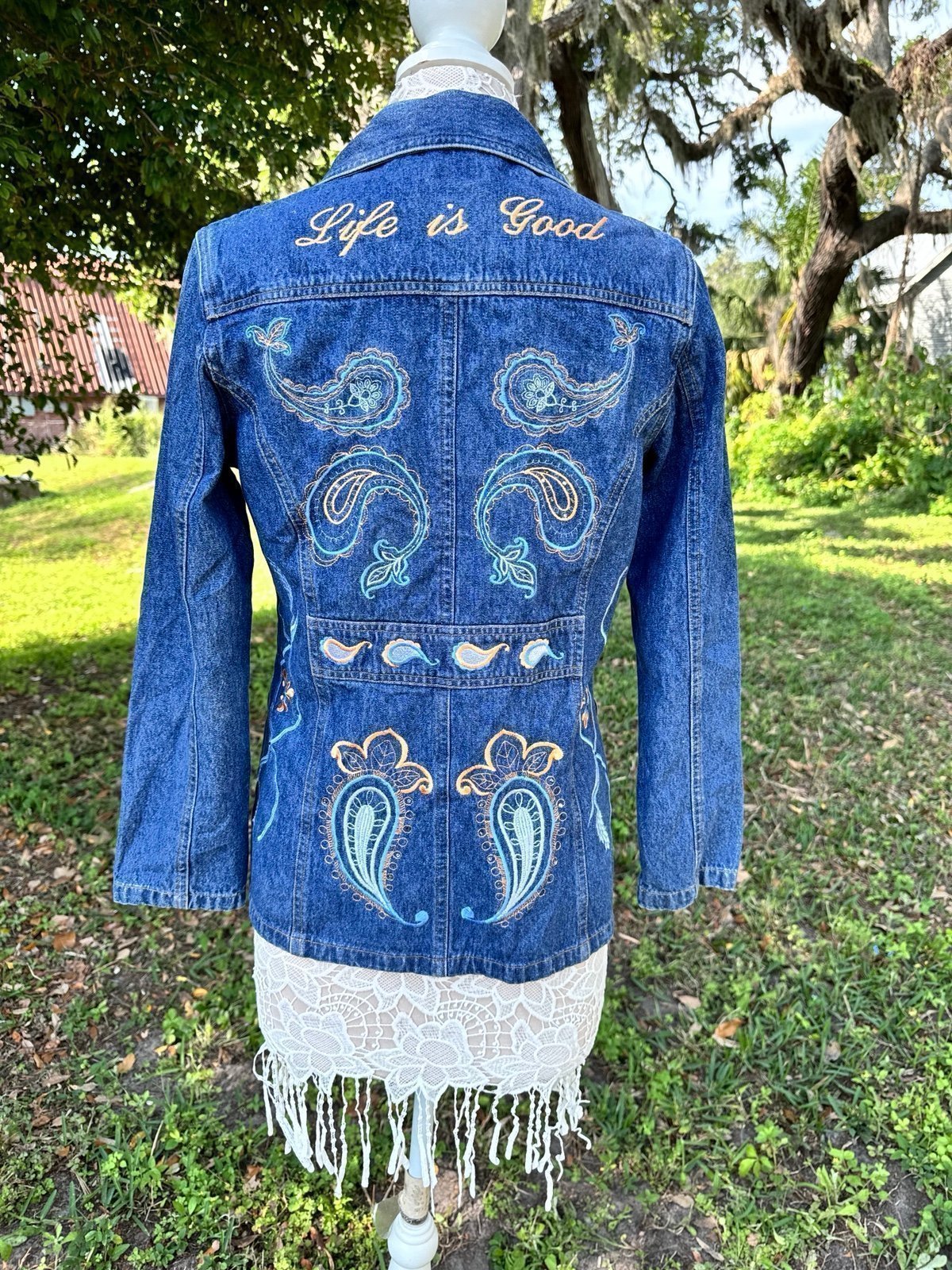 Cherokee Women’s Embroidered Denim Blazer Jacket Paisley Life is Good Size 8