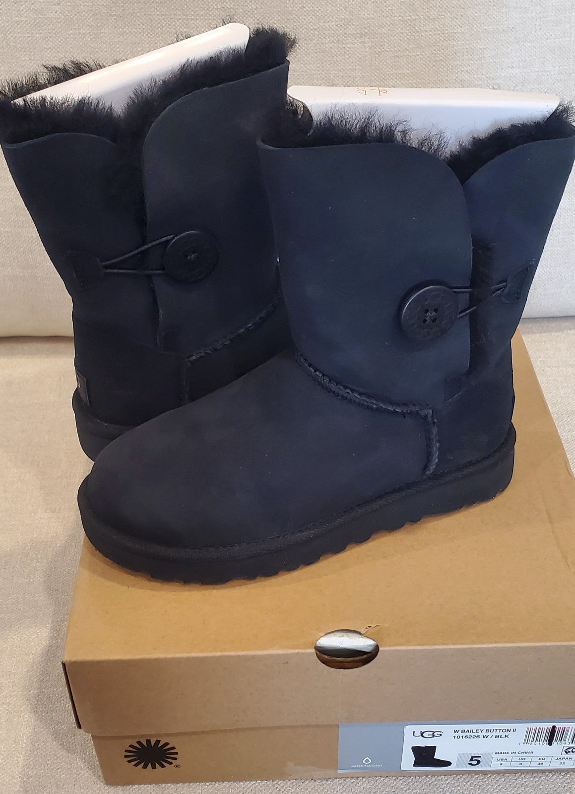 New UGG Women's Size 5 Bailey Button II Boots Black
