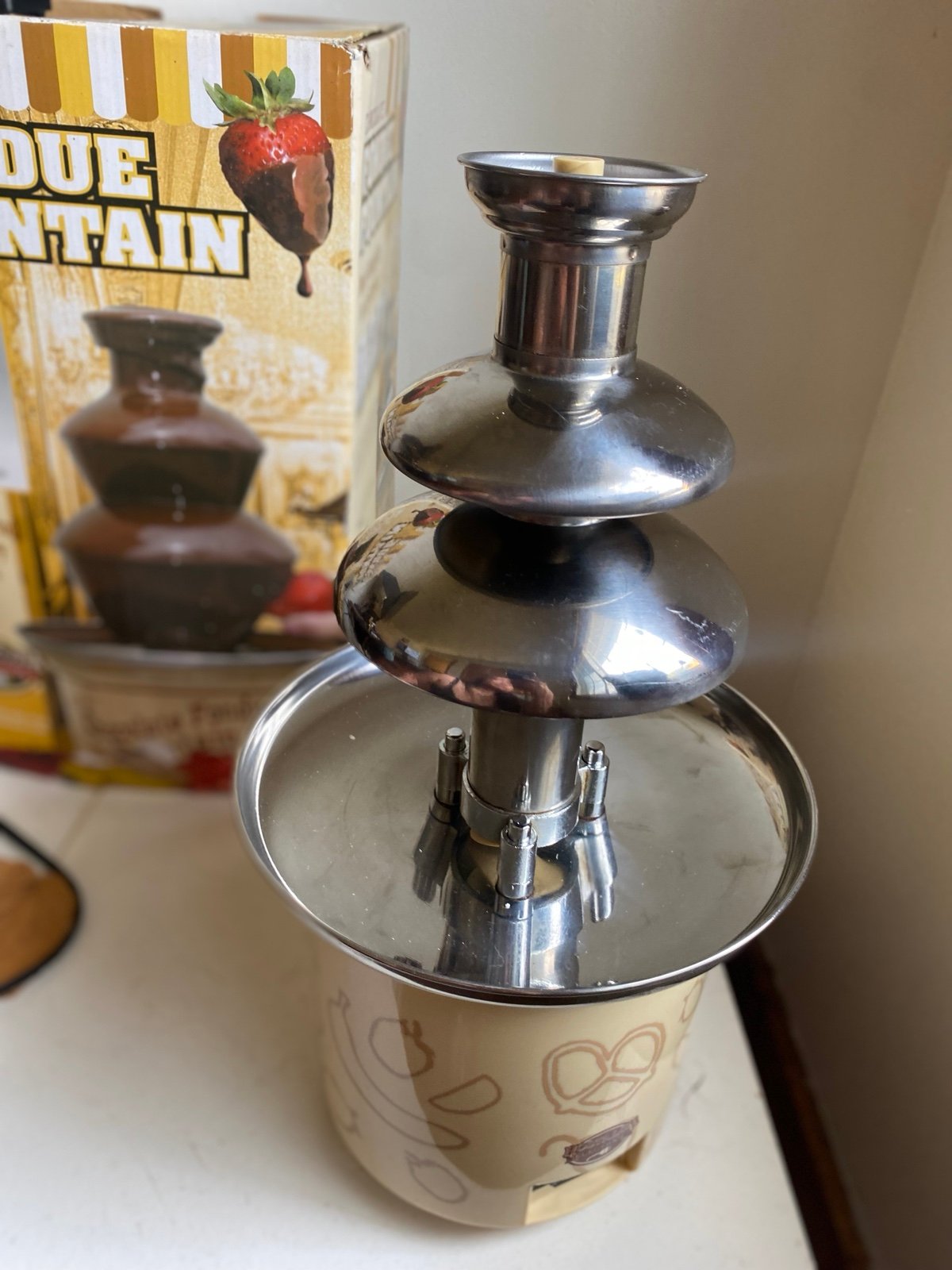 Chocolate fondue fountain new in box