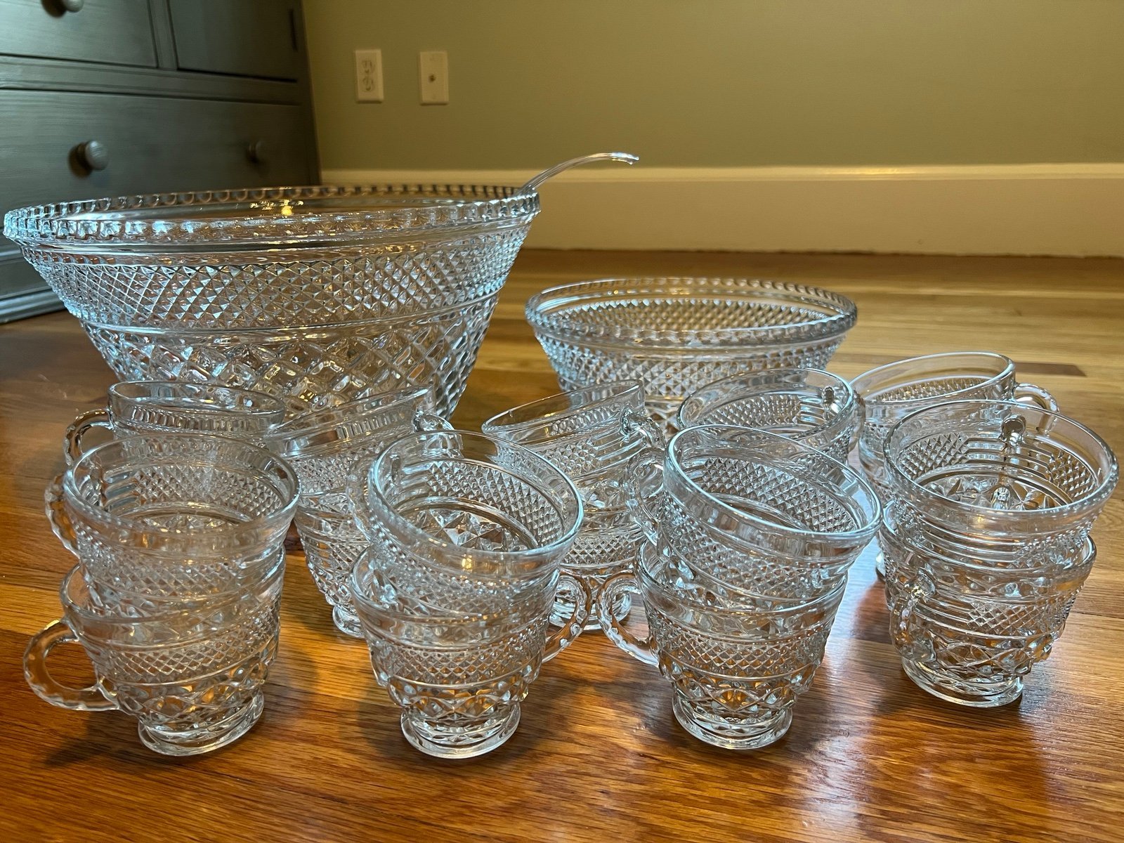 Vintage all Wexford Glass punchbowl Set