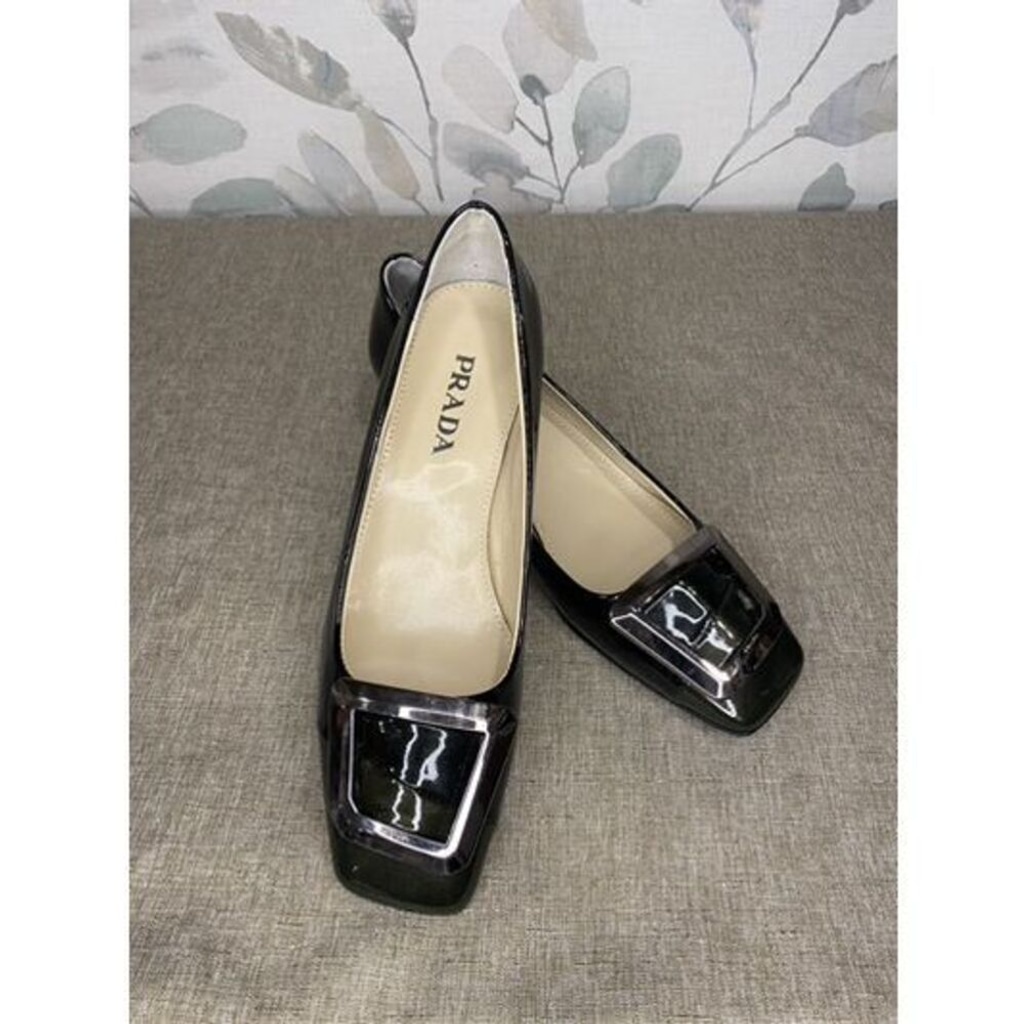 NWOT Prada Calzature Donna Patent Leather Shoes w/ Block Kitten Heel. Size 8.