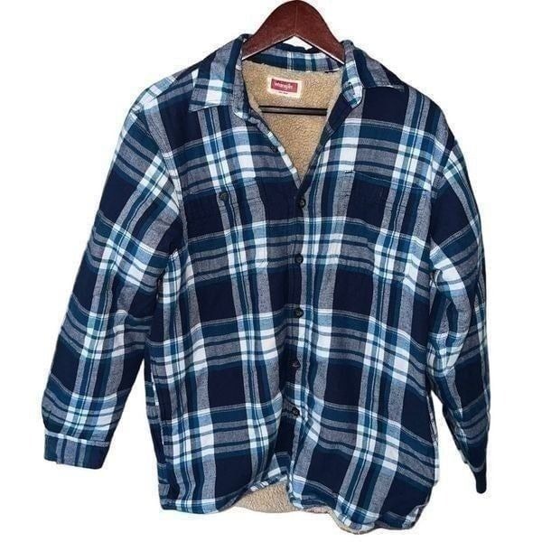 Wrangler fleece lined flannel with front pockets men’s size small