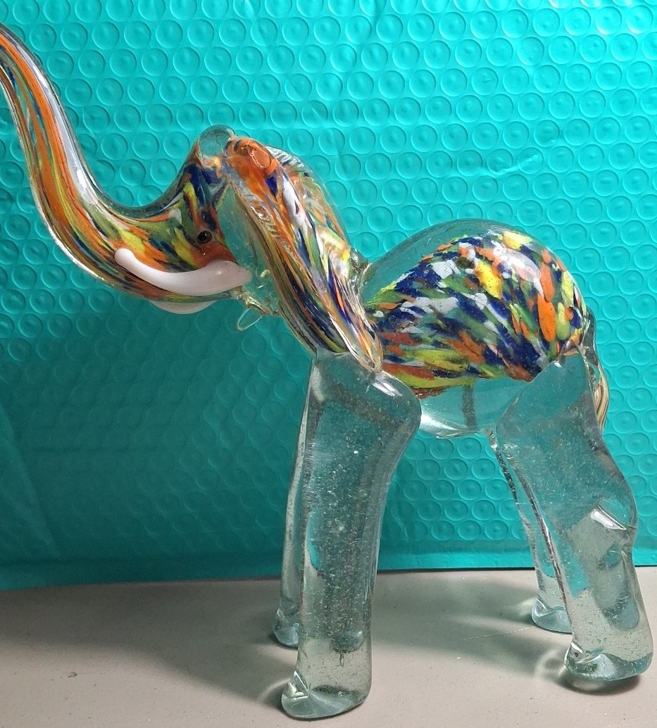 Vintage glass murano style elephant figurine deco