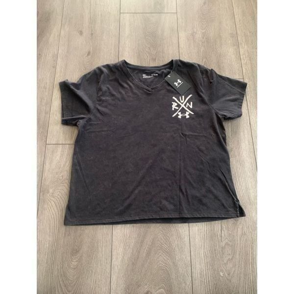 Under Armour woman’s graphic t shirt