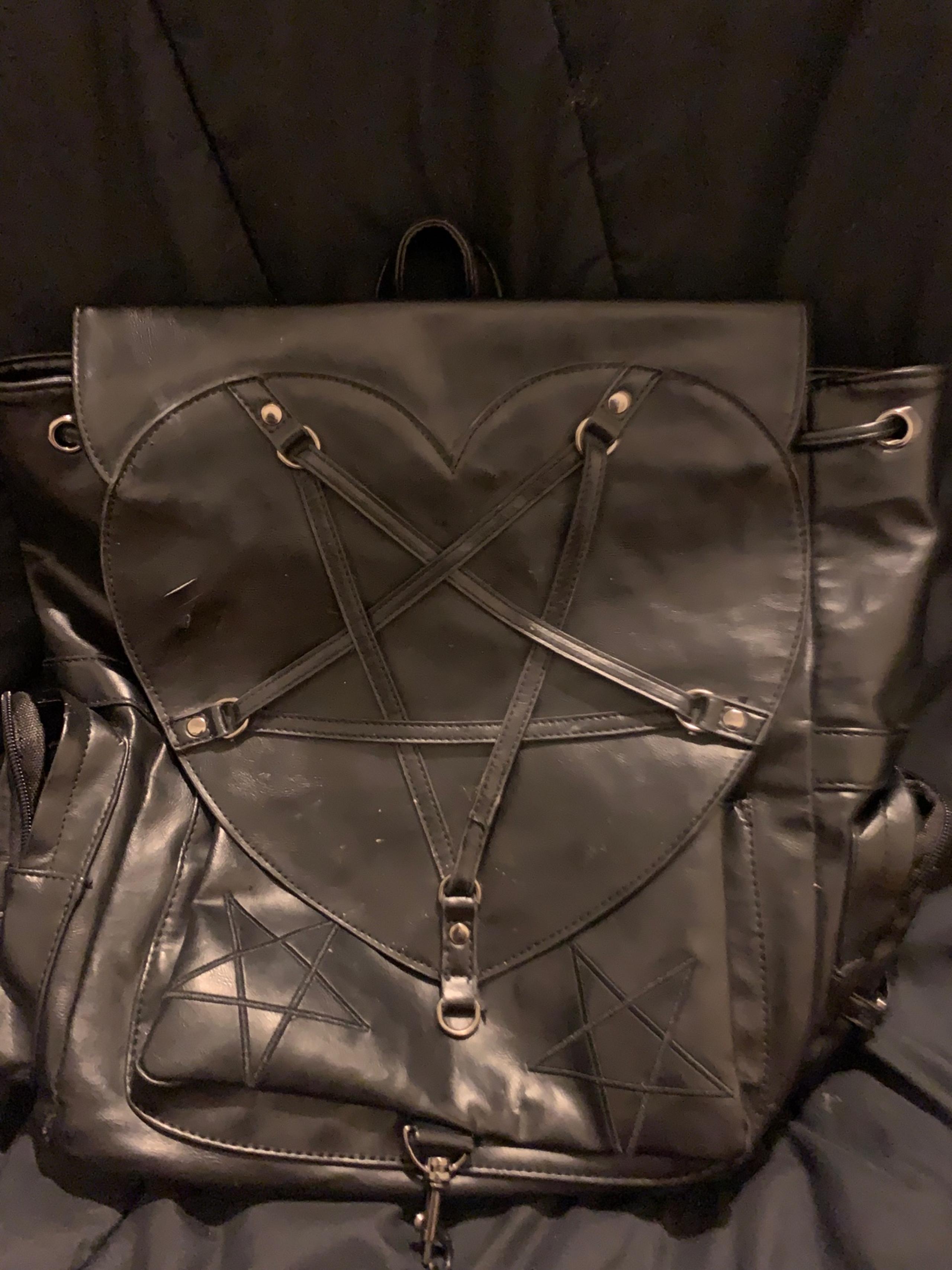Alternative pentagram heart bag