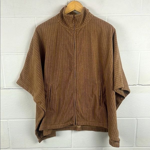L.L. Bean women’s herringbone tan fleece poncho cape full zip jacket