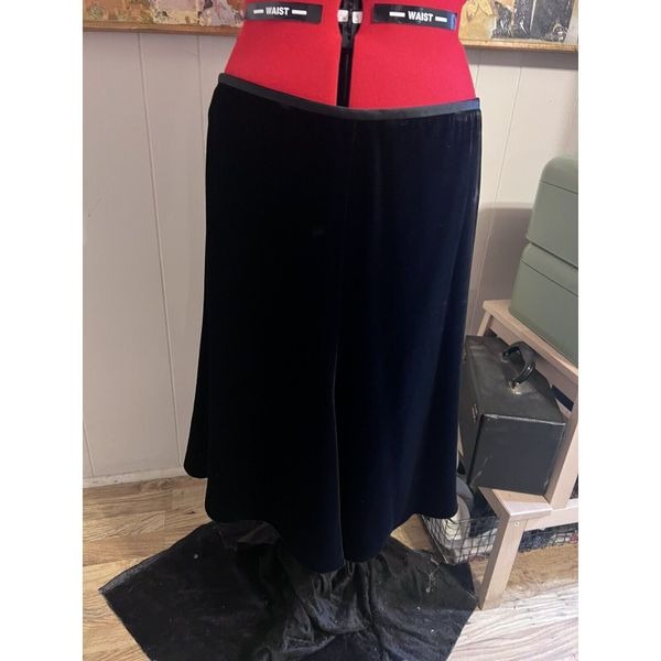 Armani Collection Silk Blend Black Velvet Flared Knee Length Skirt Size 10 NWOT?