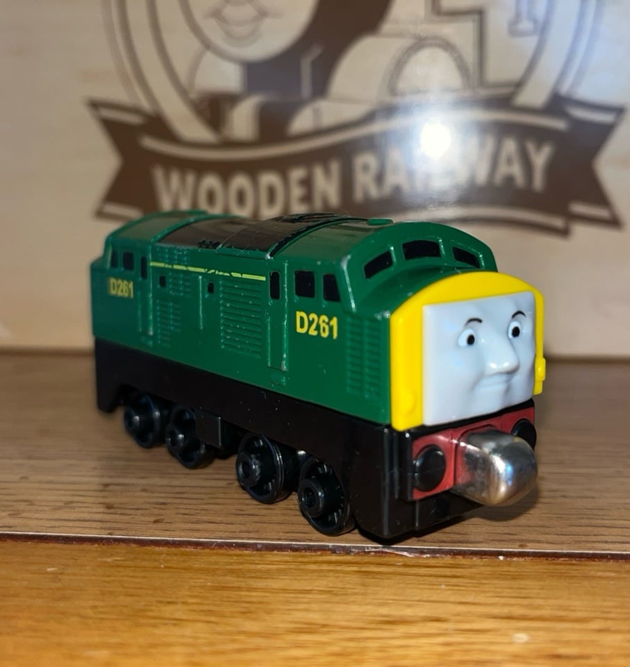 D261 ! THE DIESEL “CLASS 40” THOMAS FRIENDS TRAIN TAKE Along N PLAY Diecast 201