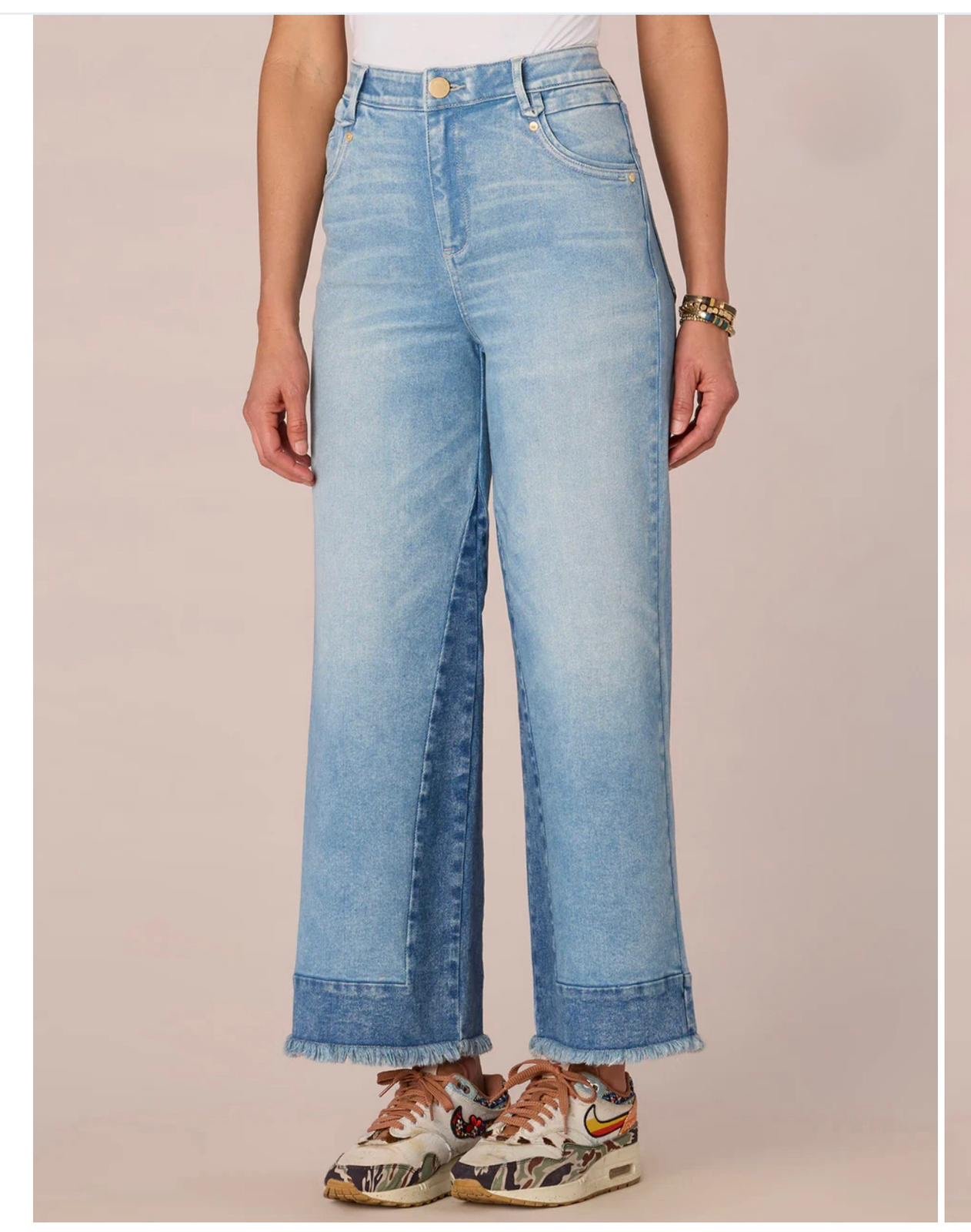 Democracy Ab solution Skyrise Fray Hem Wide Leg Jeans Size: 12