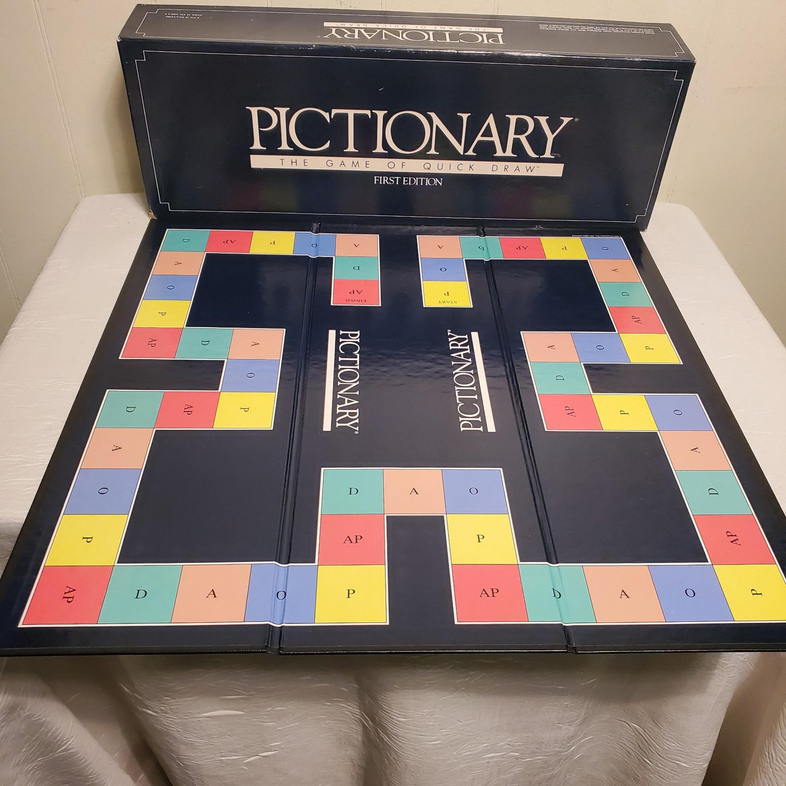 Vintage 1985 Pictionary Board Game First Edition original packaging inside