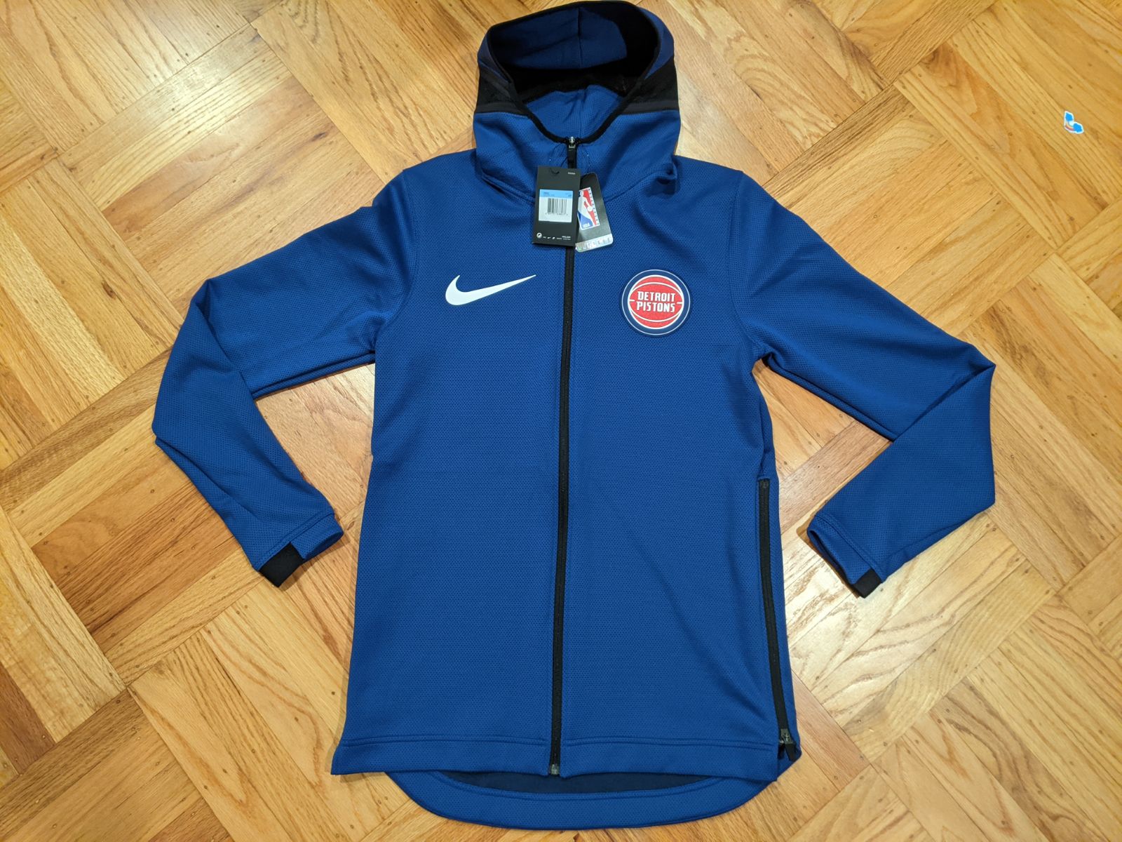 Nike Detroit Pistons On court Jacket