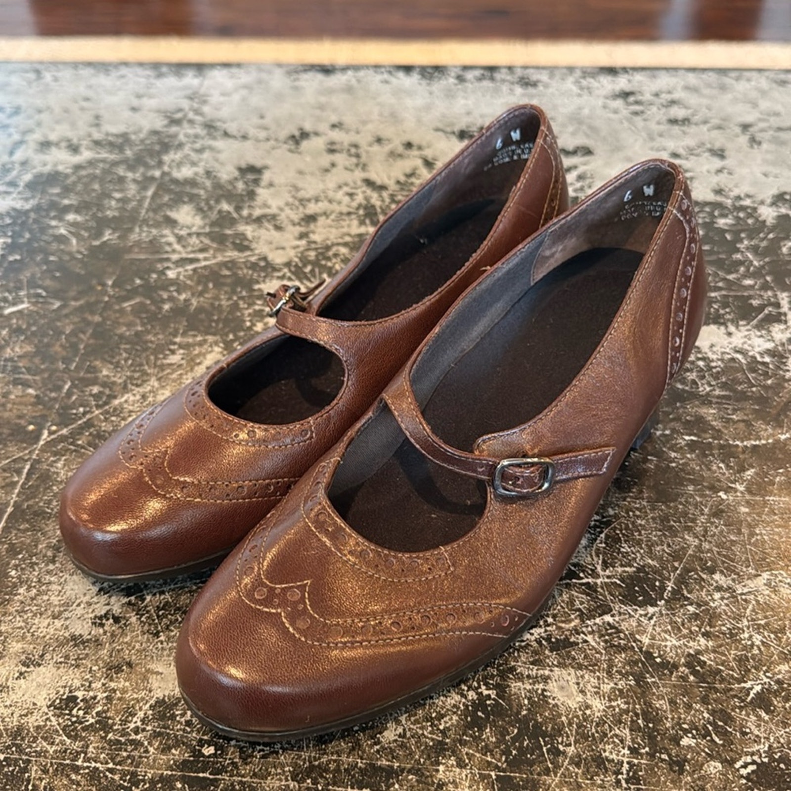Munro Brown Leather Mary Jane Heels w/Contrast Stitching Size 6
