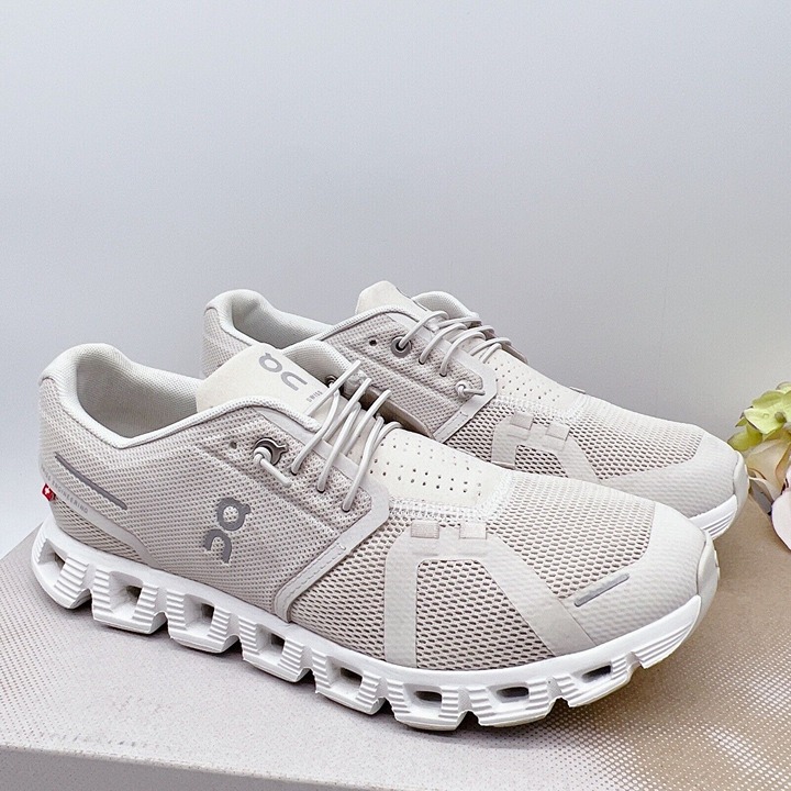 ON Cloud 5 Running Shoes Sneaker Pearl / White Womens Size US 7