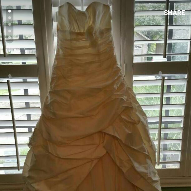 Paloma Blanca 100% silk wedding gown