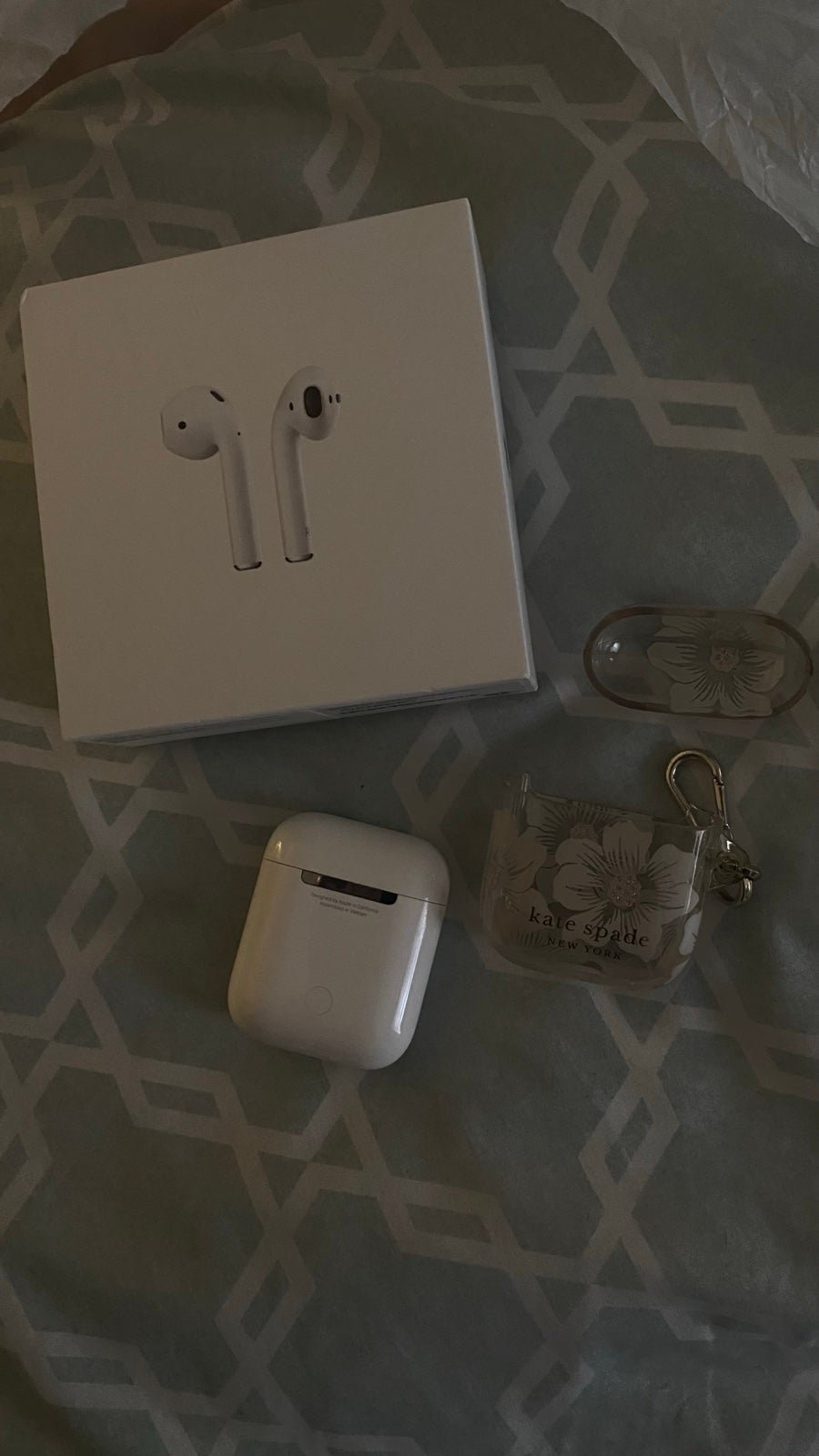 Apple AirPods 2nd Generation with Charging Case in White