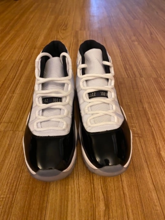 Size 9 - Jordan 11 Retro Concord (2018)