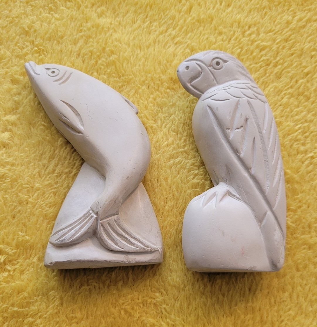 Sculptures parrot & a fish Indonesian art handmade vintage.