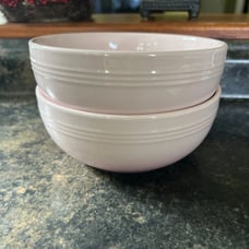 Le Creuset Shell Pink 26oz Soup/Cereal Bowl (set of 2)