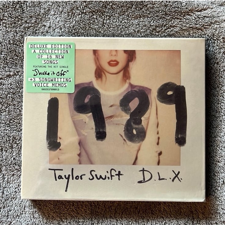 Taylor Swift 1989 DLX CD International Polaroids